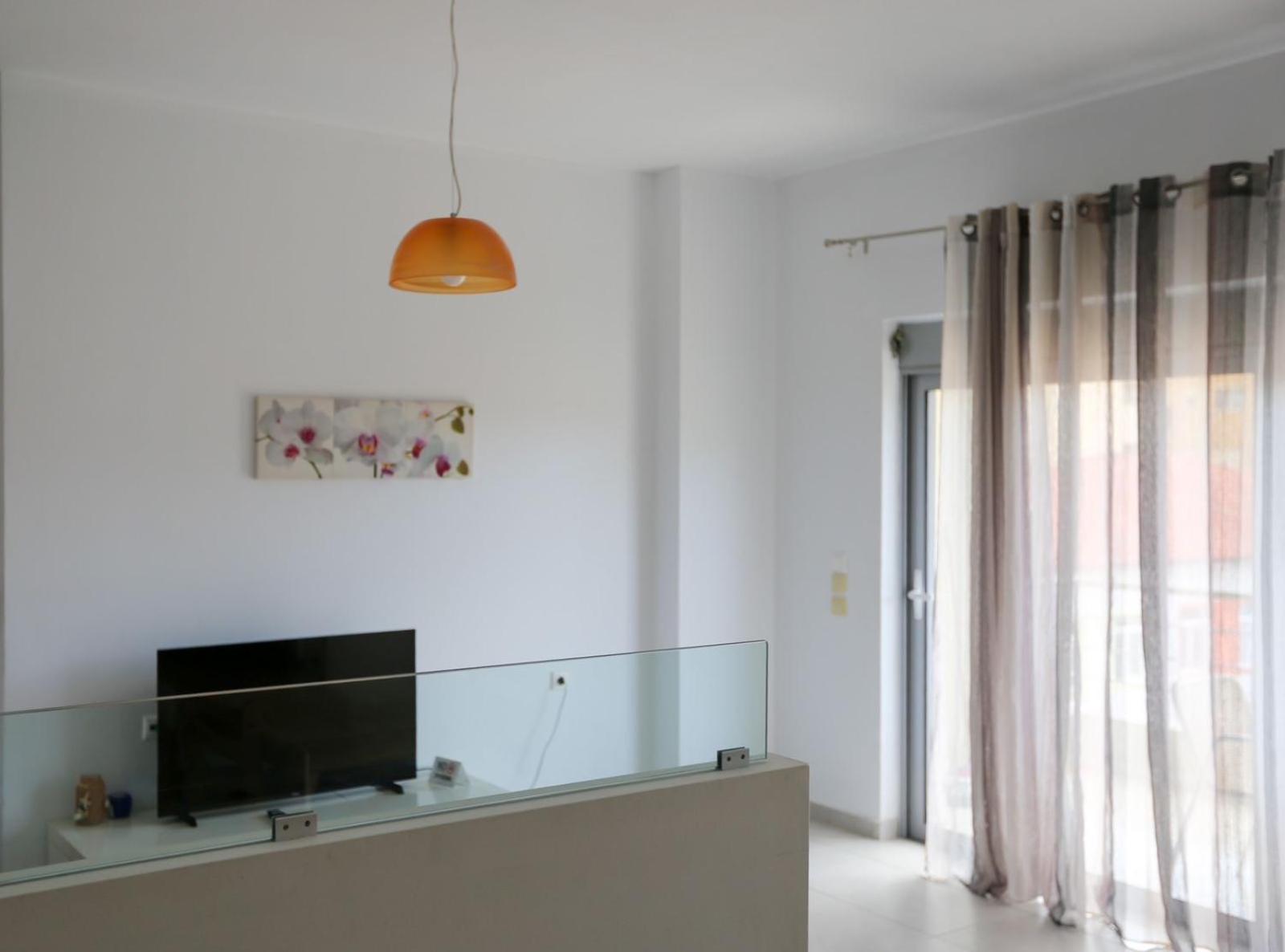 Apartments Piazza Himare Exterior photo